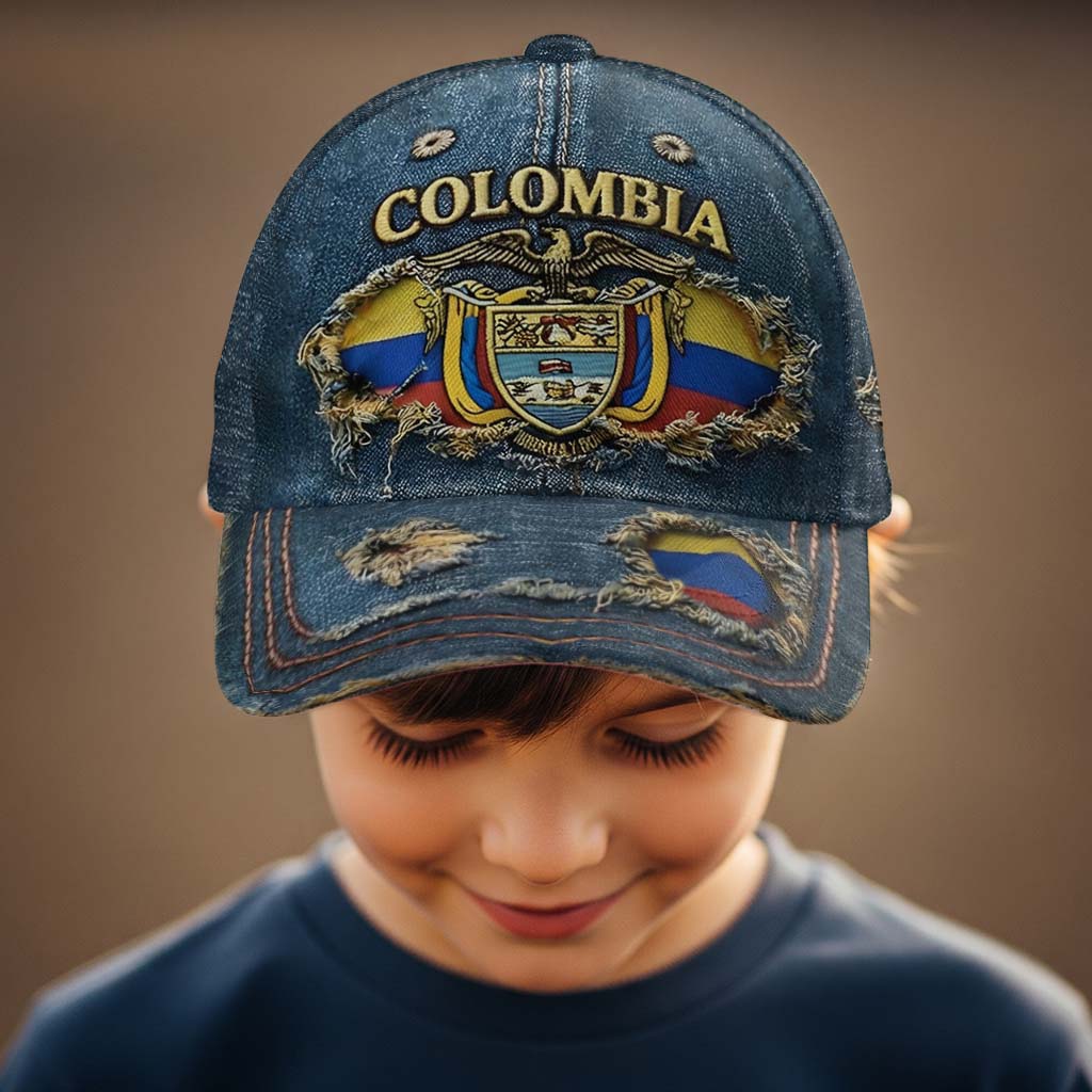 Proud Colombian - Personalized Expats Classic Cap
