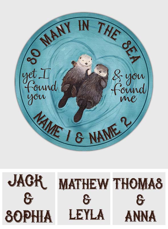 So Many In The Sea - Personalized Otter Round Rug