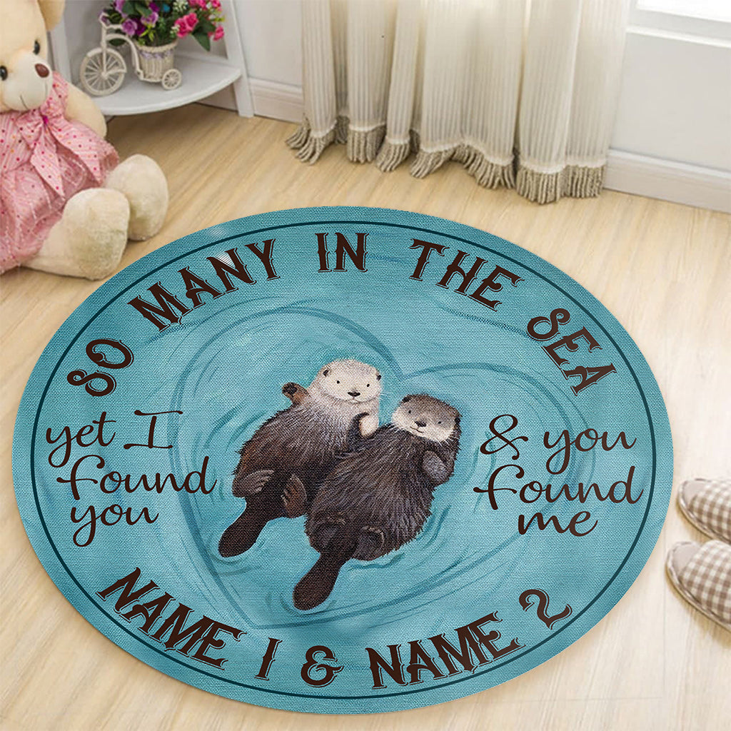 So Many In The Sea - Personalized Otter Round Rug